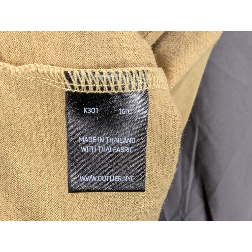 Outlier NYC Merino Wool Crew Neck T-Shirt Men's Size Large Tan Khaki Mustard ... - Picture 11 of 12